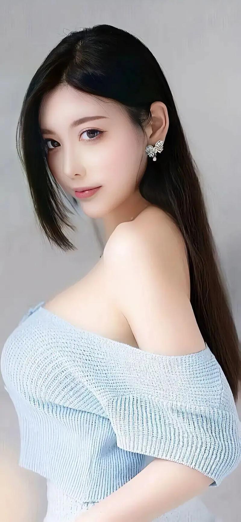 九游体育科技：坐地铁车被挤到高c(图1)