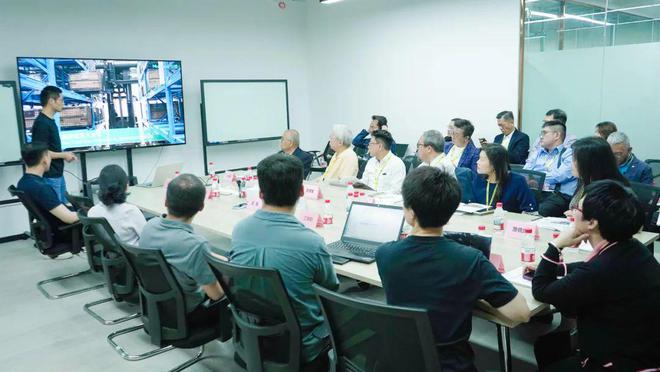 香港工业总会65周年：光明区率「领先科技考察团」到访劢微机器人(图1)