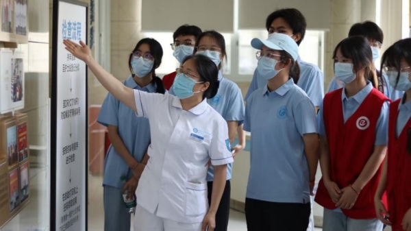 九游体育：坐标系里的青春答卷数学学子双线赋能医疗与社区(图1)
