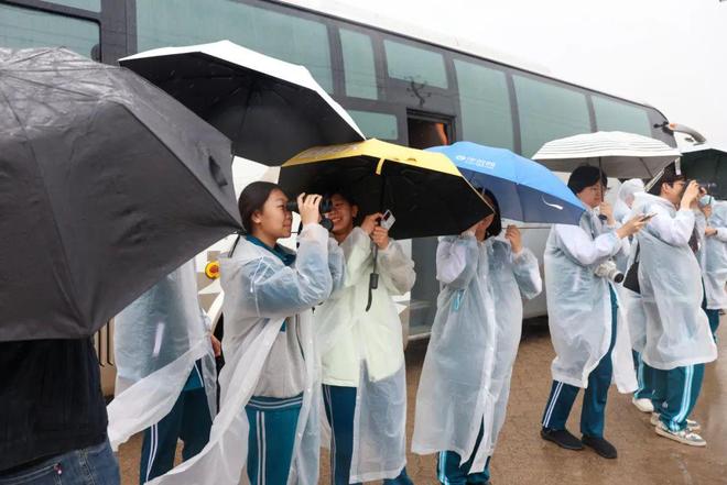 把课堂搬到海边！泰达学子走进“候鸟直播间”(图1)