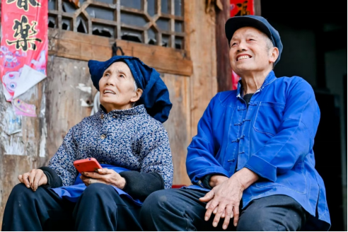 九游体育：从花江峡谷大桥出发：探访“多彩贵州移起向新”(图8)