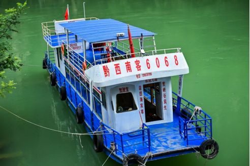 九游体育：从花江峡谷大桥出发：探访“多彩贵州移起向新”(图12)