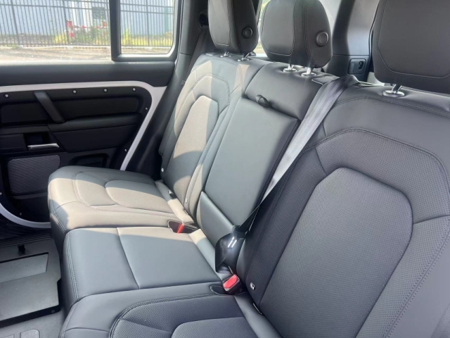 2024款路虎卫士110四门30T柴油D200清仓处理落地详询(图4)