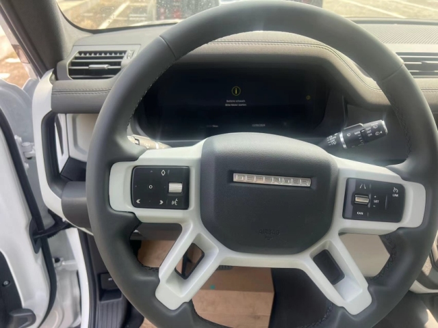 2024款路虎卫士110四门30T柴油D200清仓处理落地详询(图3)