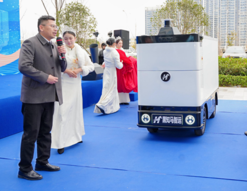 破解智能配送物流末端难题合肥本土新型无人物流车发布