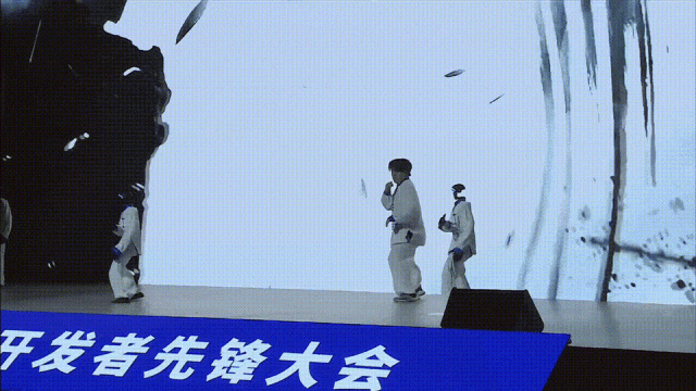 九游体育科技：硅谷还在「卷PPT」中国机器人大军上岗！看呆歪果仁(图3)