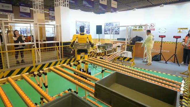 九游体育科技：硅谷还在「卷PPT」中国机器人大军上岗！看呆歪果仁(图14)