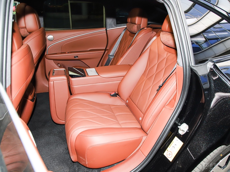 九游体育科技：昊铂A800开启盲订选配搭载三电机四驱和华为乾崑四激光雷达(图5)