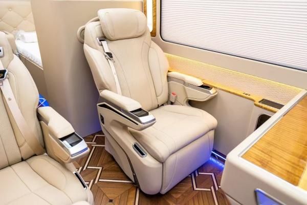 北京红旗国悦改装厂国内最大红旗国悦改装4S店(图4)