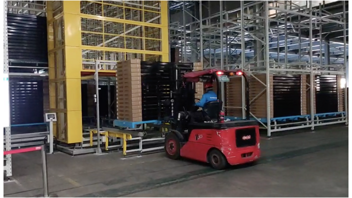 九游智能体育科技：上海自动化密集立体库智世四向车上海智世机器人供应(图1)