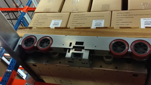 九游体育：上海全自动四向穿梭车直发欢迎来电牛眼智能物流设备供应(图3)