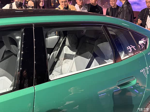 中国专属！多项智能科技配置一文看懂全新宝马i3长轴距版首发(图19)