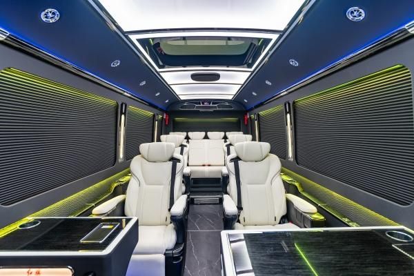 九游体育：12座红旗国悦现车报价红旗国悦QM7价格及图片(图5)